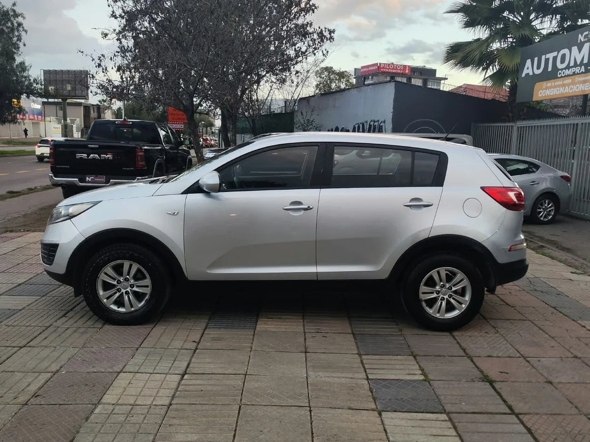 KIA Sportage LX 2.0 2014