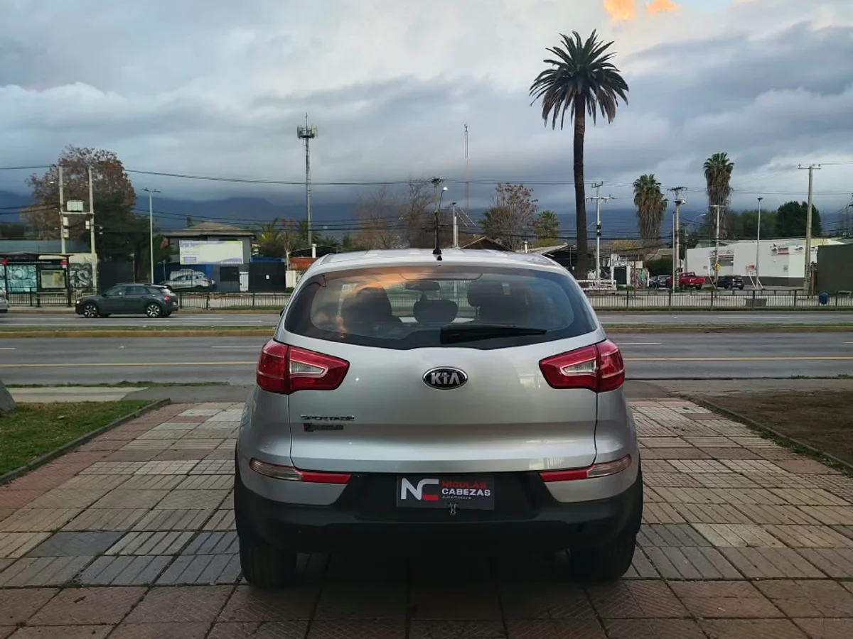 KIA Sportage LX 2.0 2014