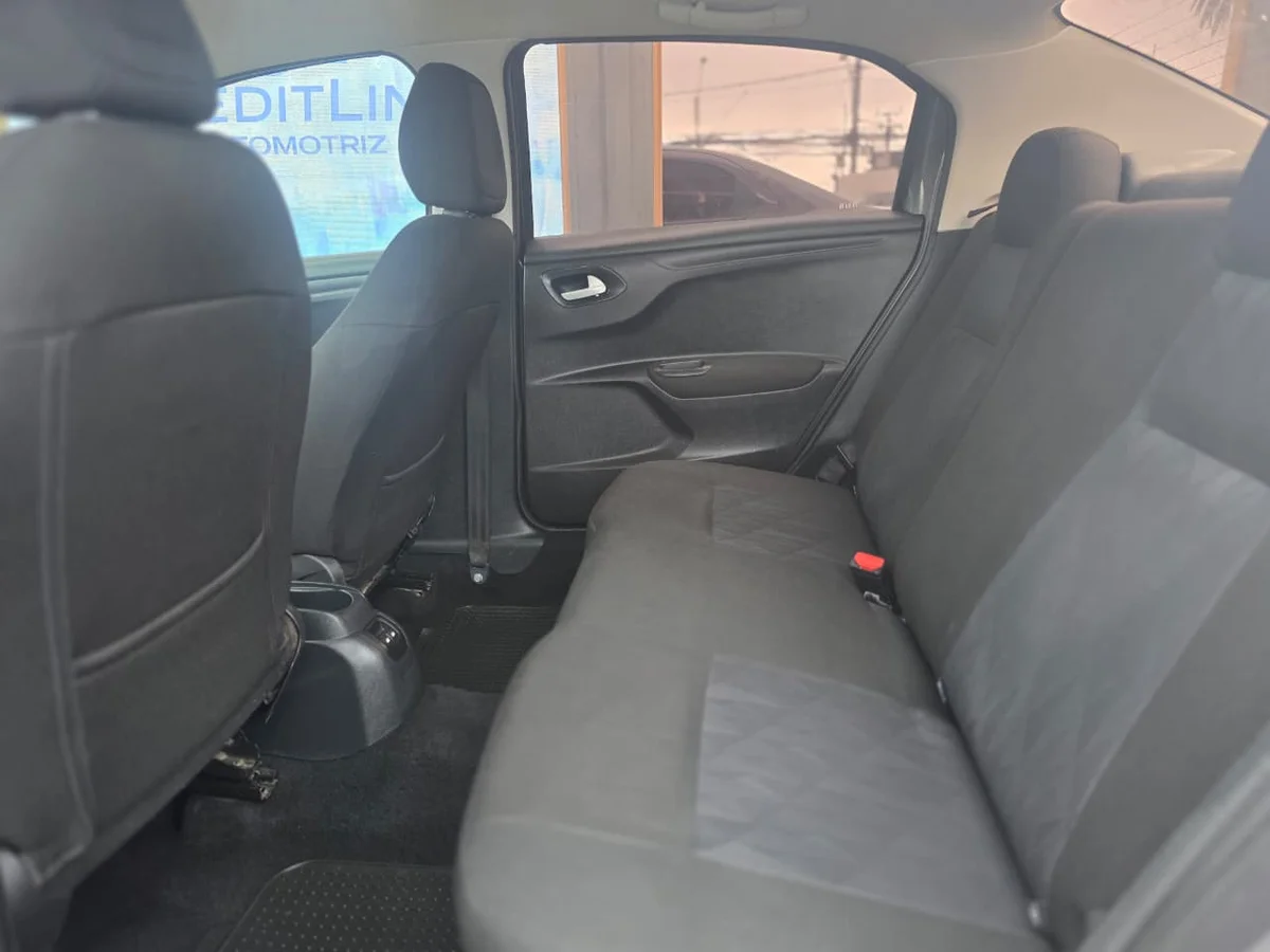 Citroën C-Elysee — foto 9 de 11