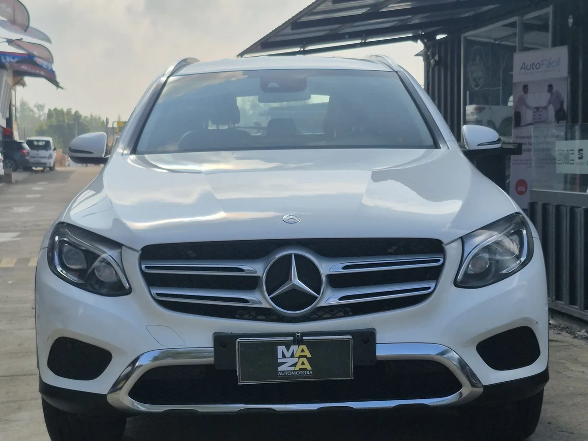 Mercedes-Benz Glc200 — foto 2 de 10