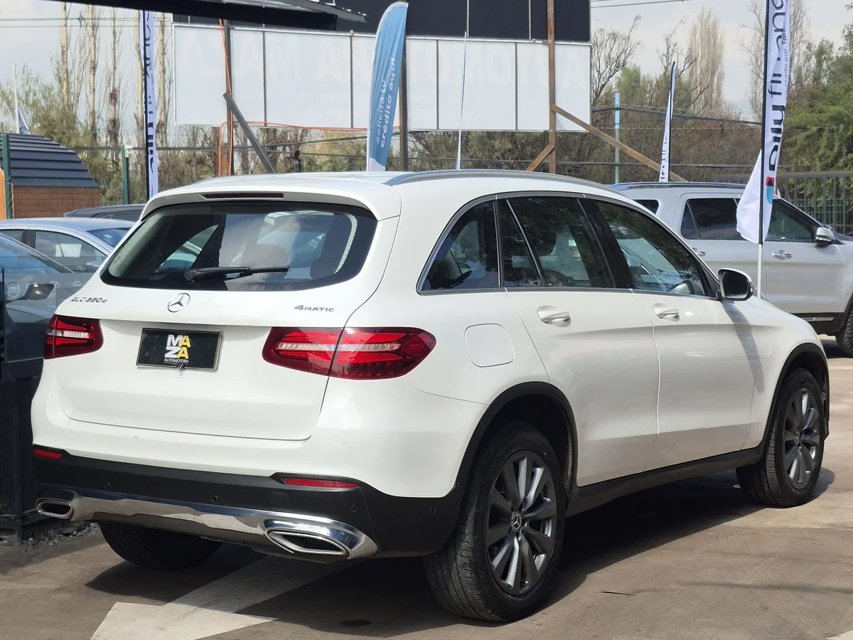 Mercedes-Benz Glc200 — foto 5 de 10