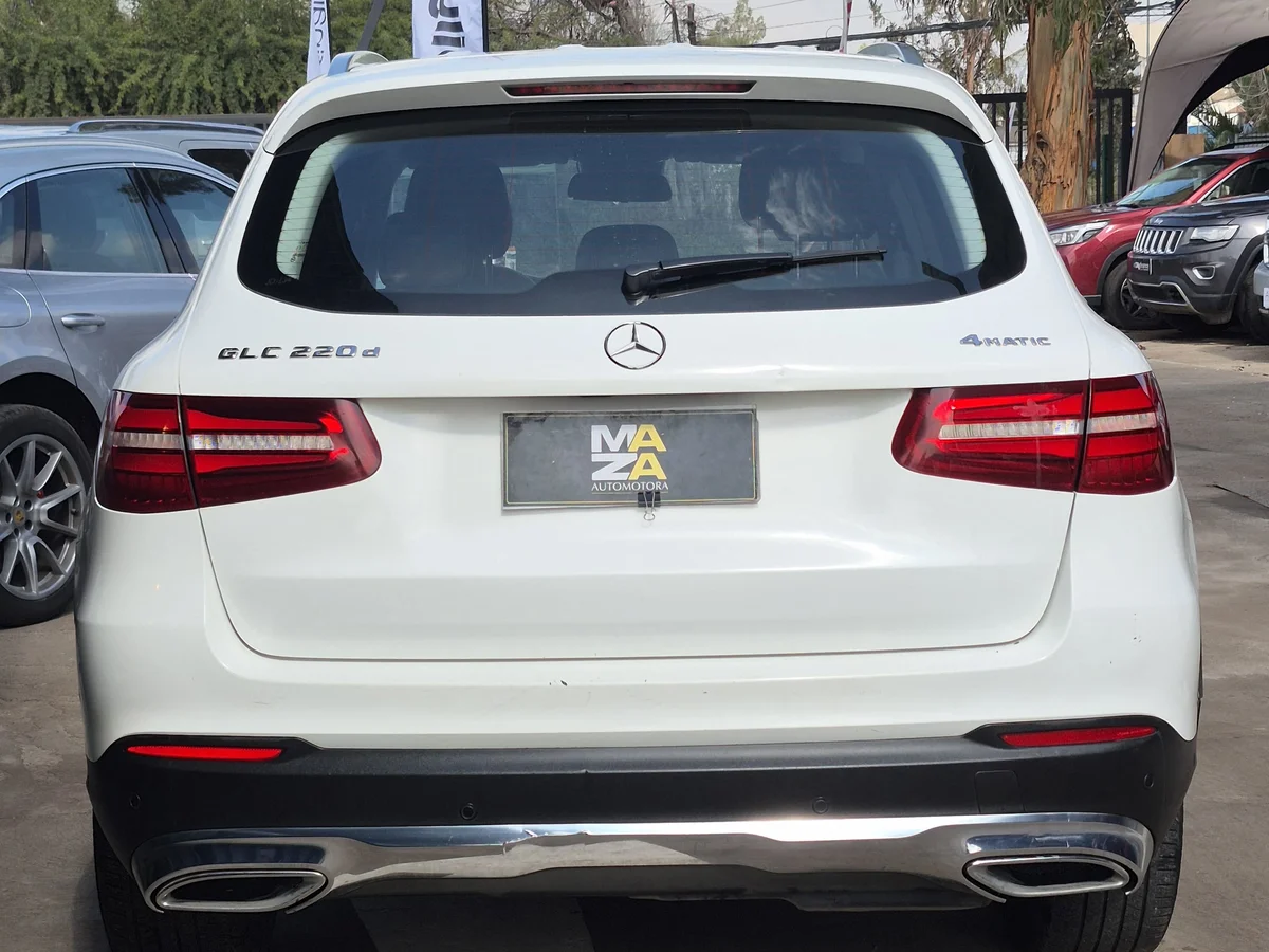 Mercedes-Benz Glc200 — foto 6 de 10