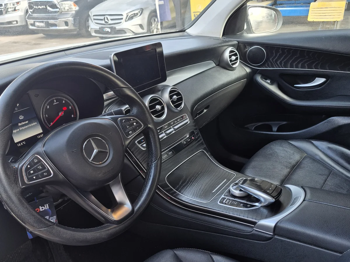 Mercedes-Benz Glc200 — foto 10 de 10