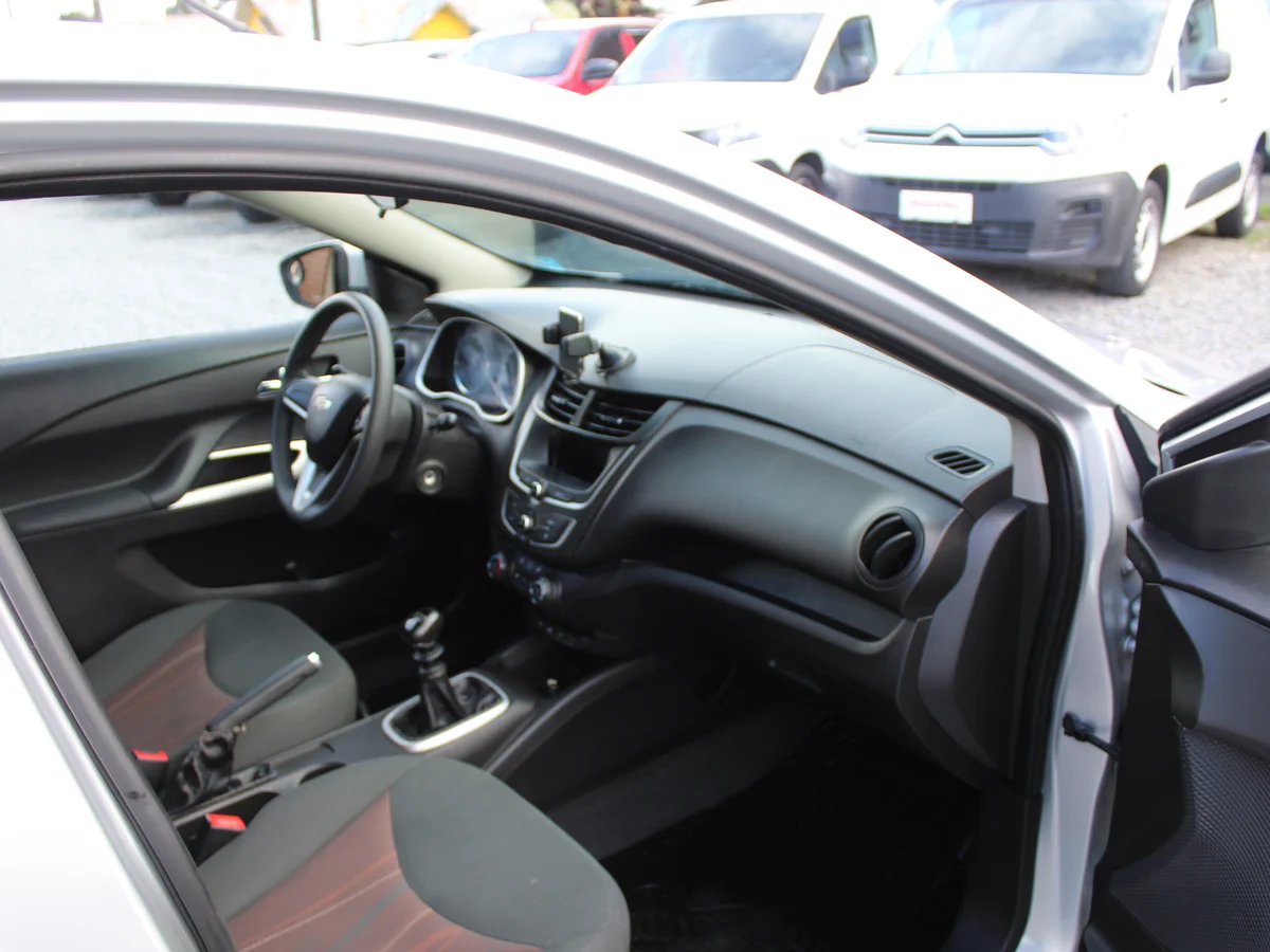 Chevrolet Sail 1.5 Nb — foto 5 de 12