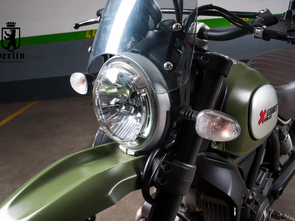 Ducati Scrambler 800 Urban — foto 12 de 16
