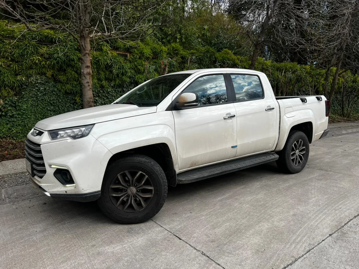 JMC Vigus Pro 2.0L Turbo Diésel AT 4x2 año 2024 - Miniatura 3
