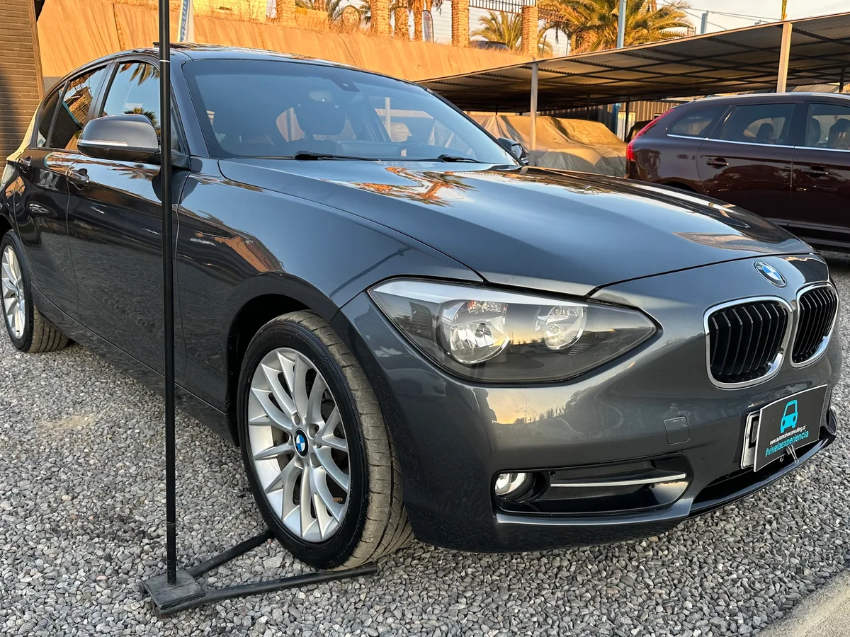 BMW 116I Sport 1.6 AUT SUNRROF 2012 - Miniatura 3