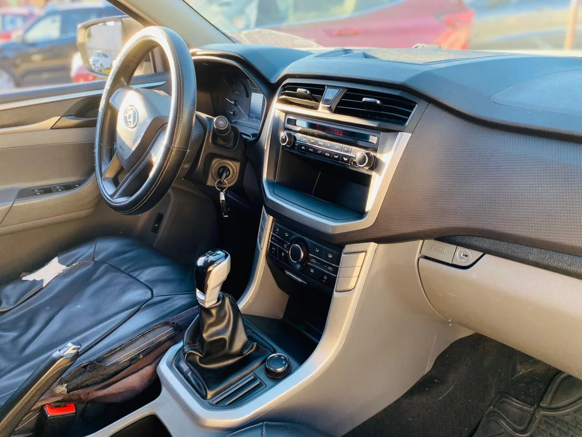 Maxus T60 Dcab — foto 8 de 11