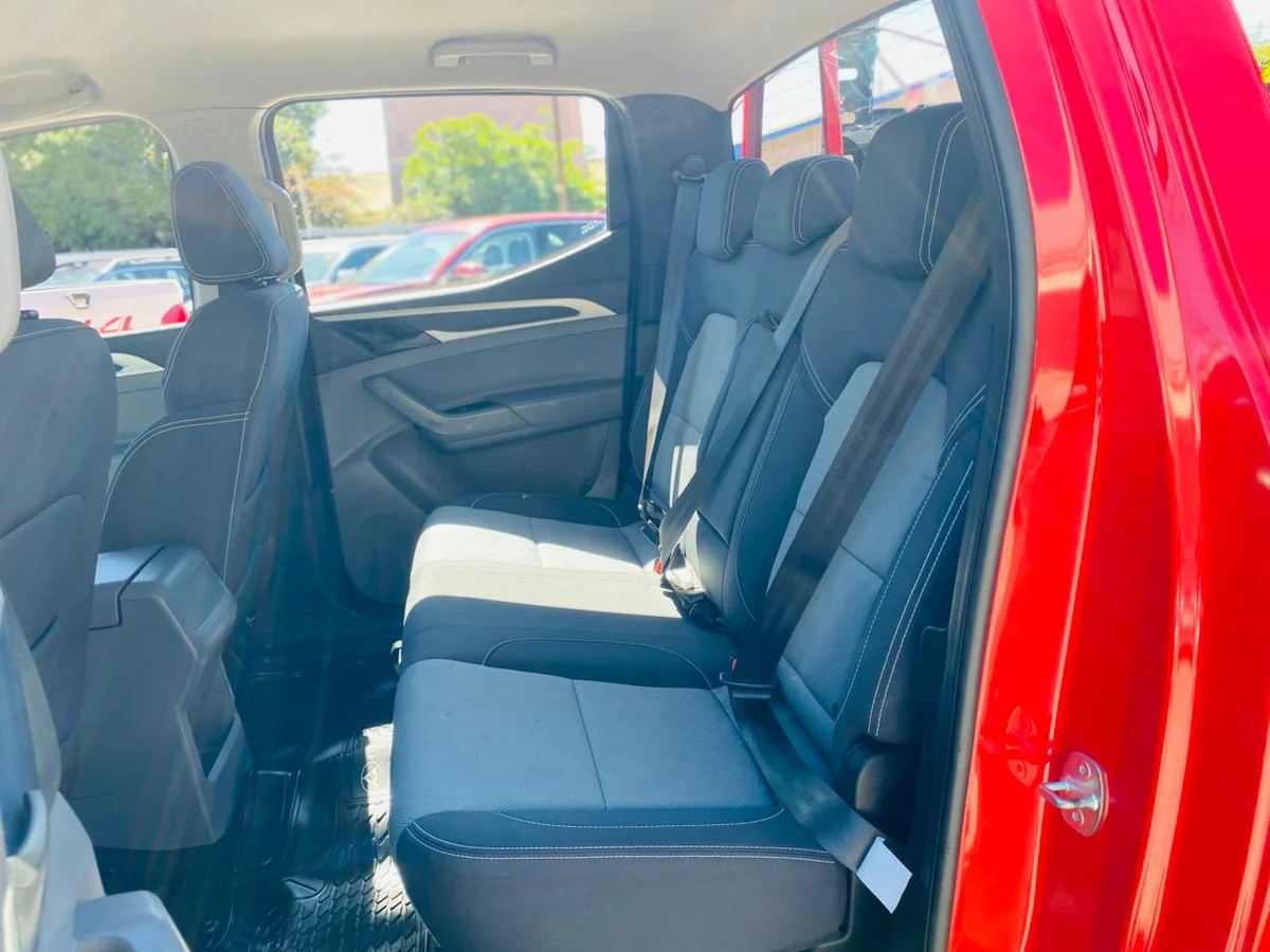 Maxus T60 — foto 7 de 12