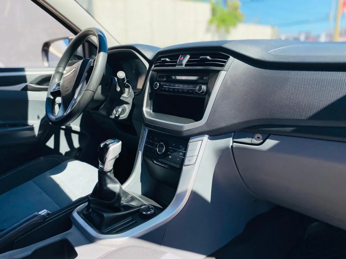 Maxus T60 — foto 9 de 12