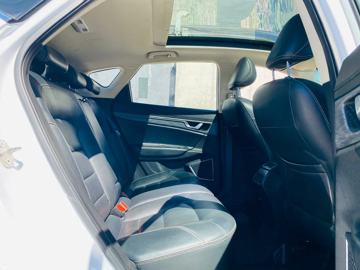 Geely Gs — foto 3 de 13
