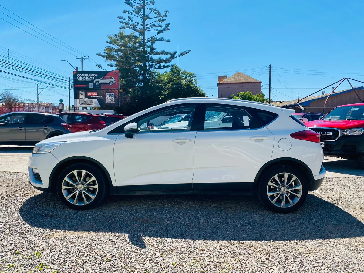 Geely Gs — foto 12 de 13