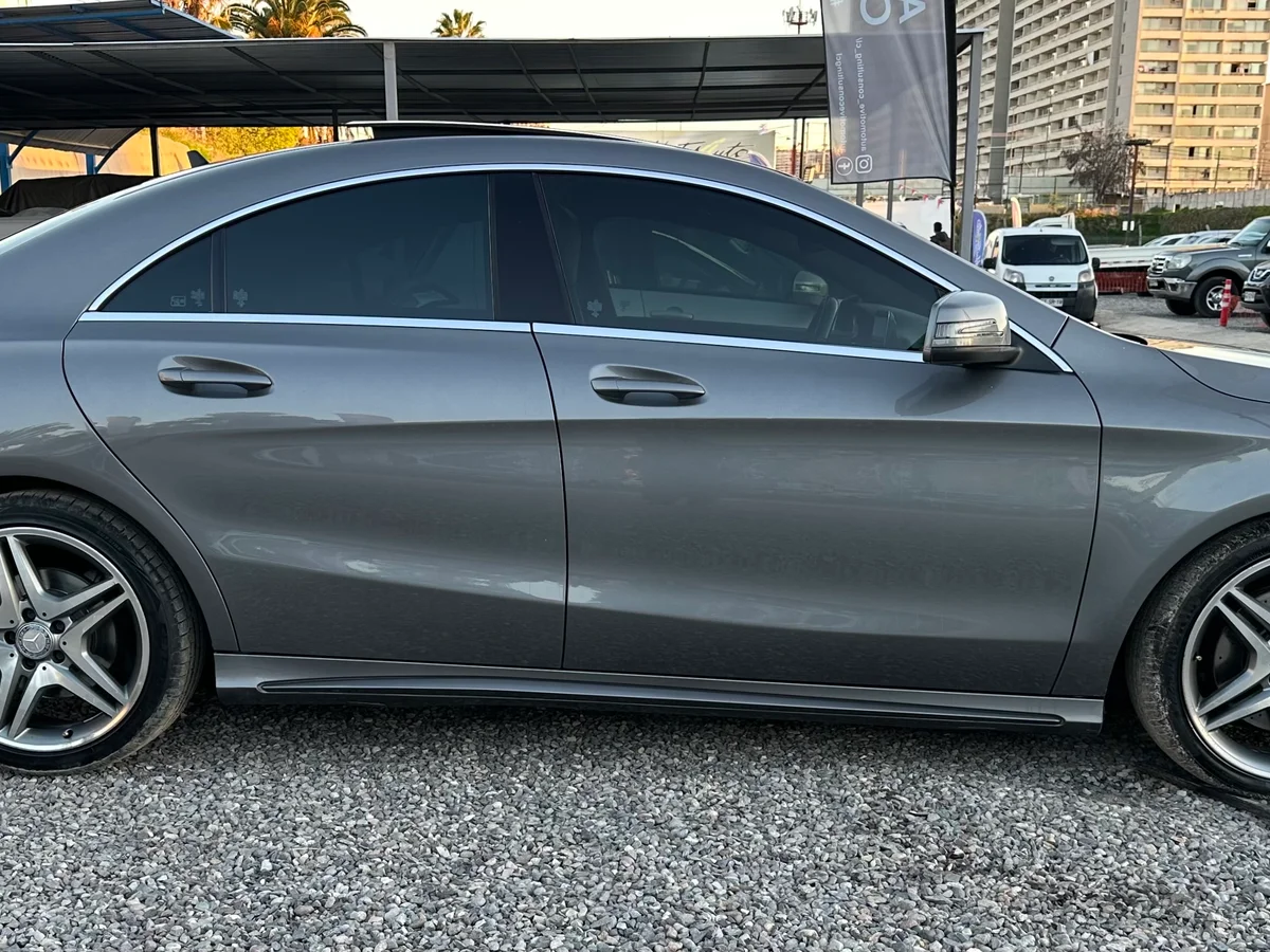 MERCEDES BENZ CLA 220 2.1 CDI AUT LOOK AMG 2014 - Miniatura 4