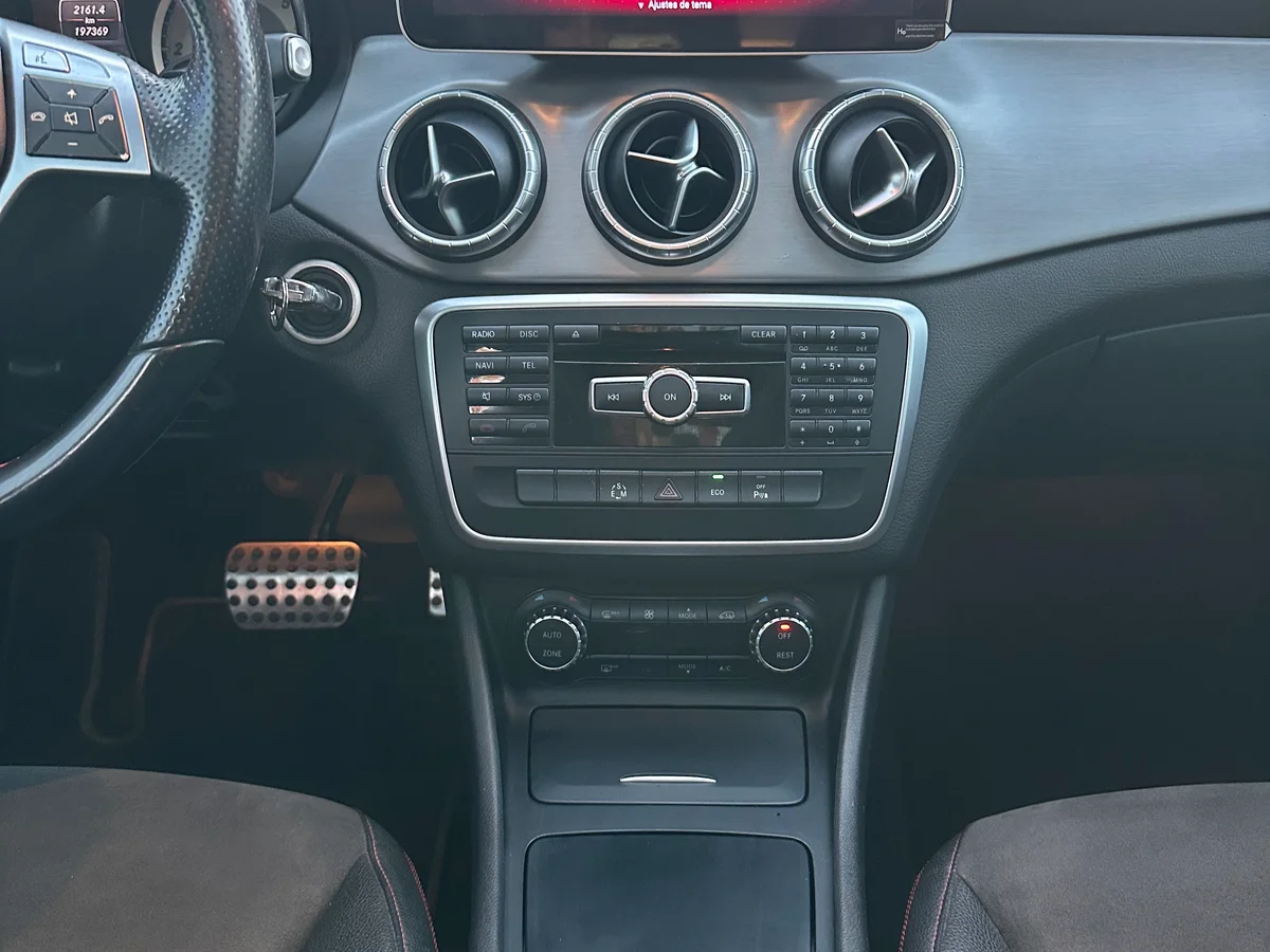 MERCEDES BENZ CLA 220 2.1 CDI AUT LOOK AMG 2014 - Miniatura 18