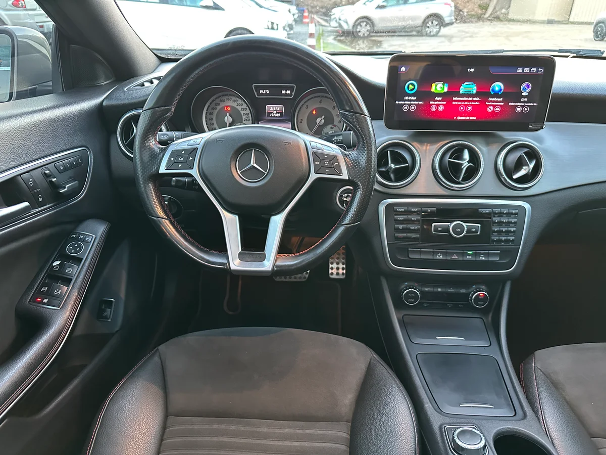 MERCEDES BENZ CLA 220 2.1 CDI AUT LOOK AMG 2014 - Miniatura 19
