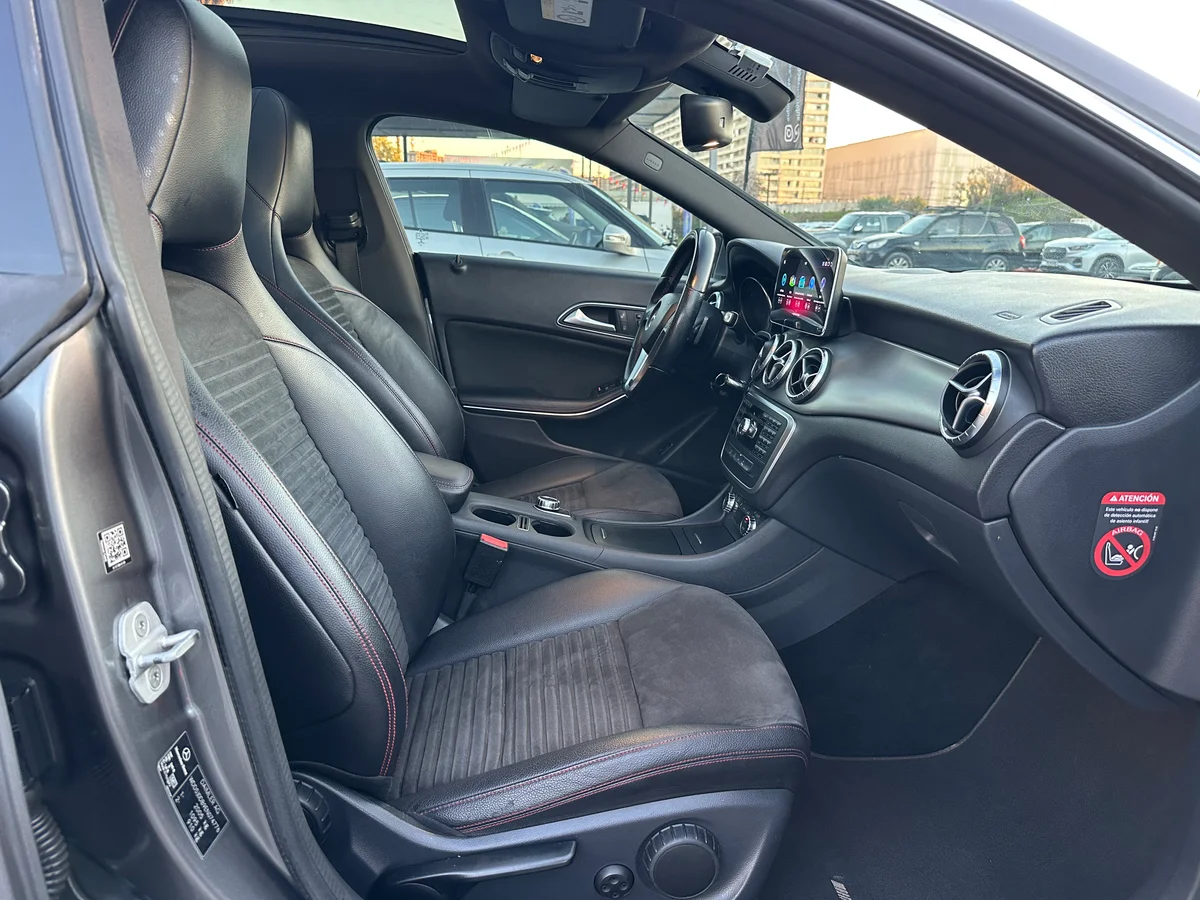 MERCEDES BENZ CLA 220 2.1 CDI AUT LOOK AMG 2014 - Miniatura 23
