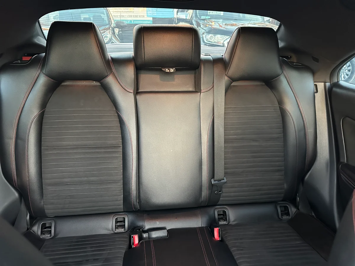 MERCEDES BENZ CLA 220 2.1 CDI AUT LOOK AMG 2014 - Miniatura 25