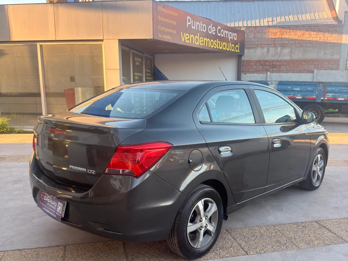 Chevrolet Prisma — foto 5 de 10