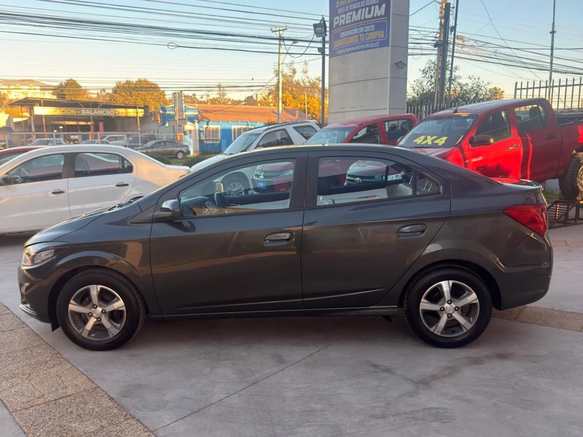 Chevrolet Prisma — foto 9 de 10