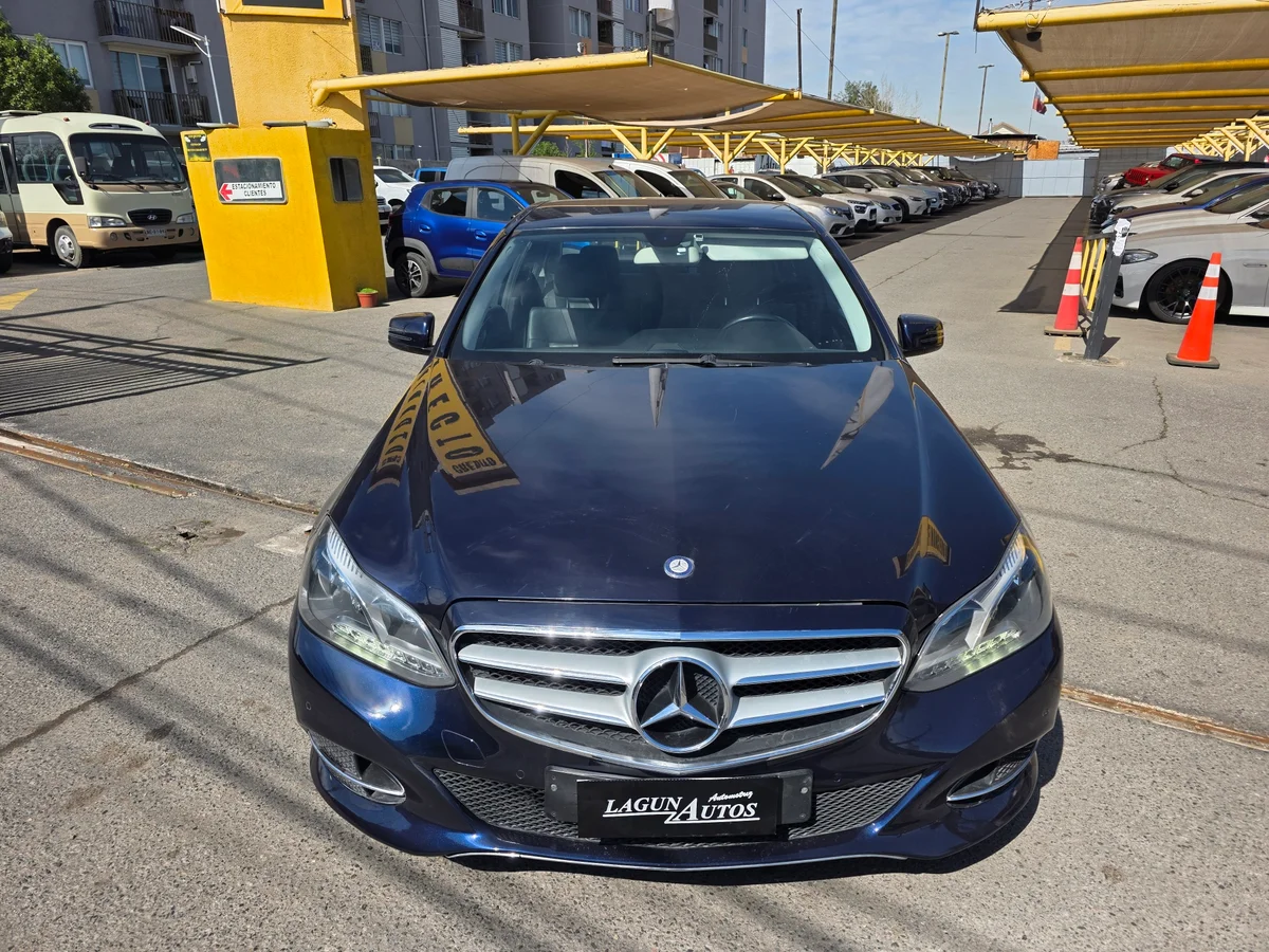Mercedes-Benz E200 — foto 2 de 13