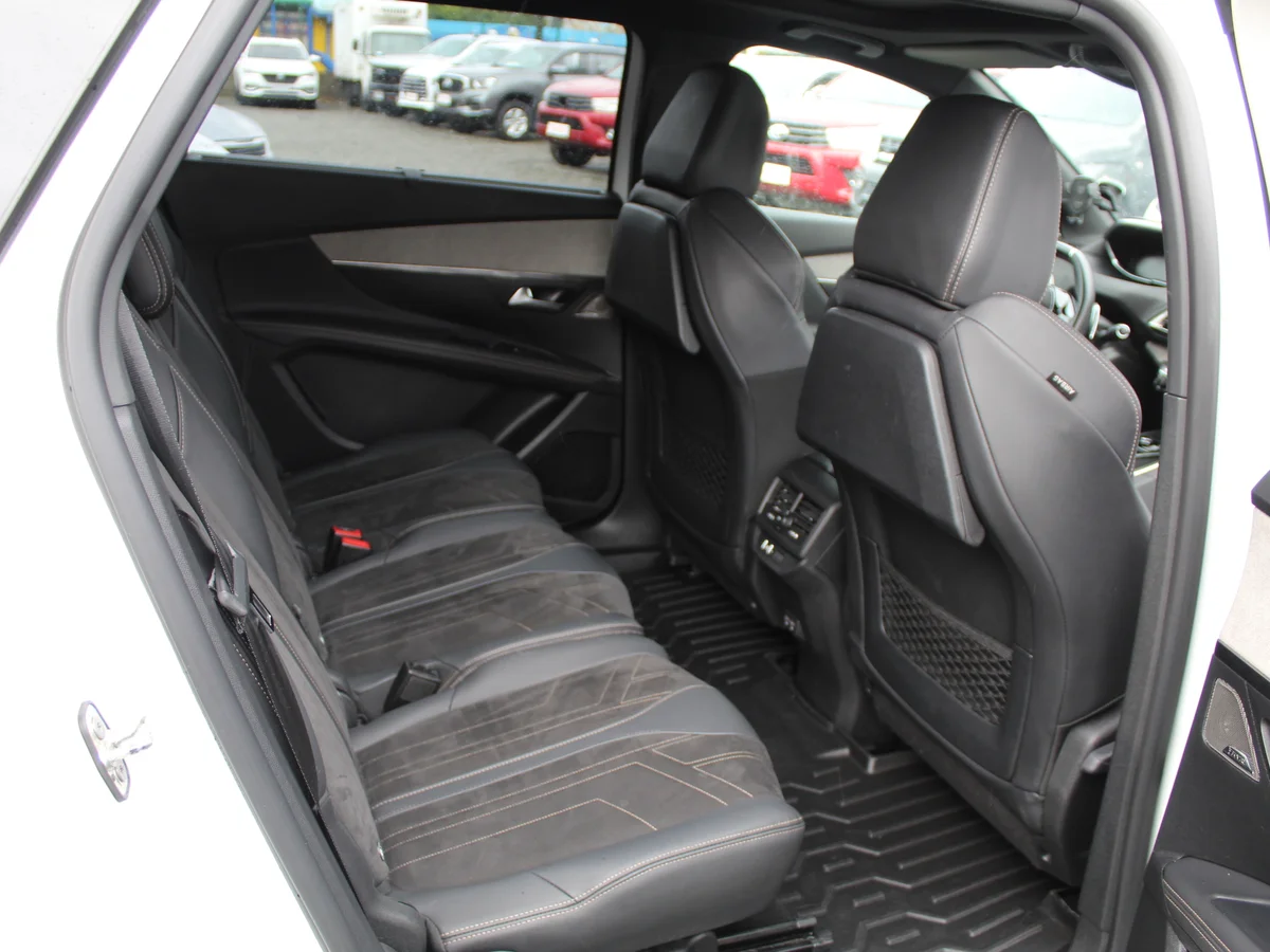PEUGEOT 5008 GT 1.5 diésel 2023 - Miniatura 7
