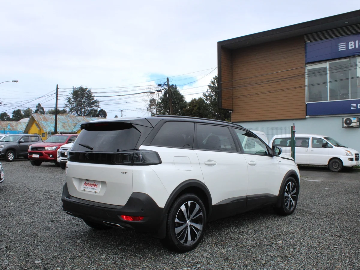 PEUGEOT 5008 GT 1.5 diésel 2023 - Miniatura 9