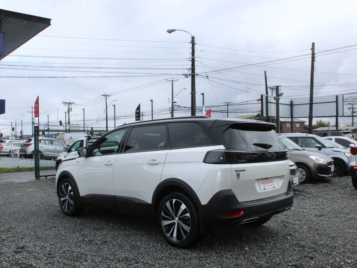 PEUGEOT 5008 GT 1.5 diésel 2023 - Miniatura 10