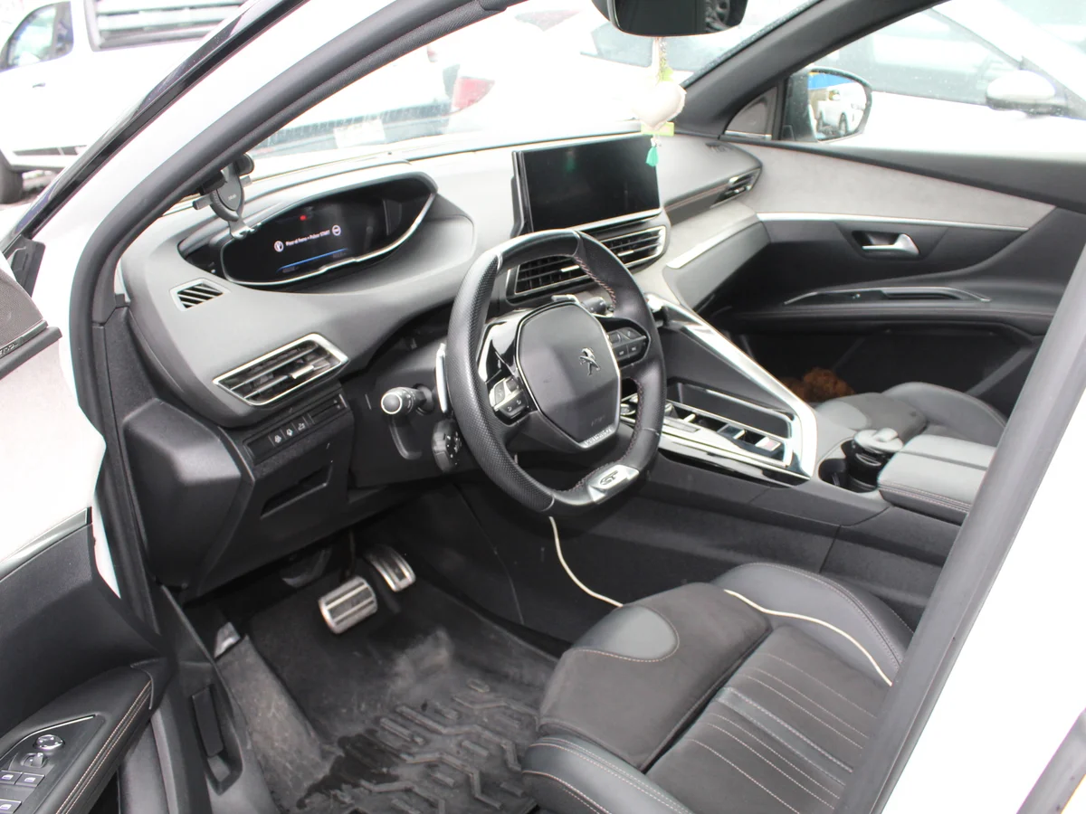 PEUGEOT 5008 GT 1.5 diésel 2023 - Miniatura 11