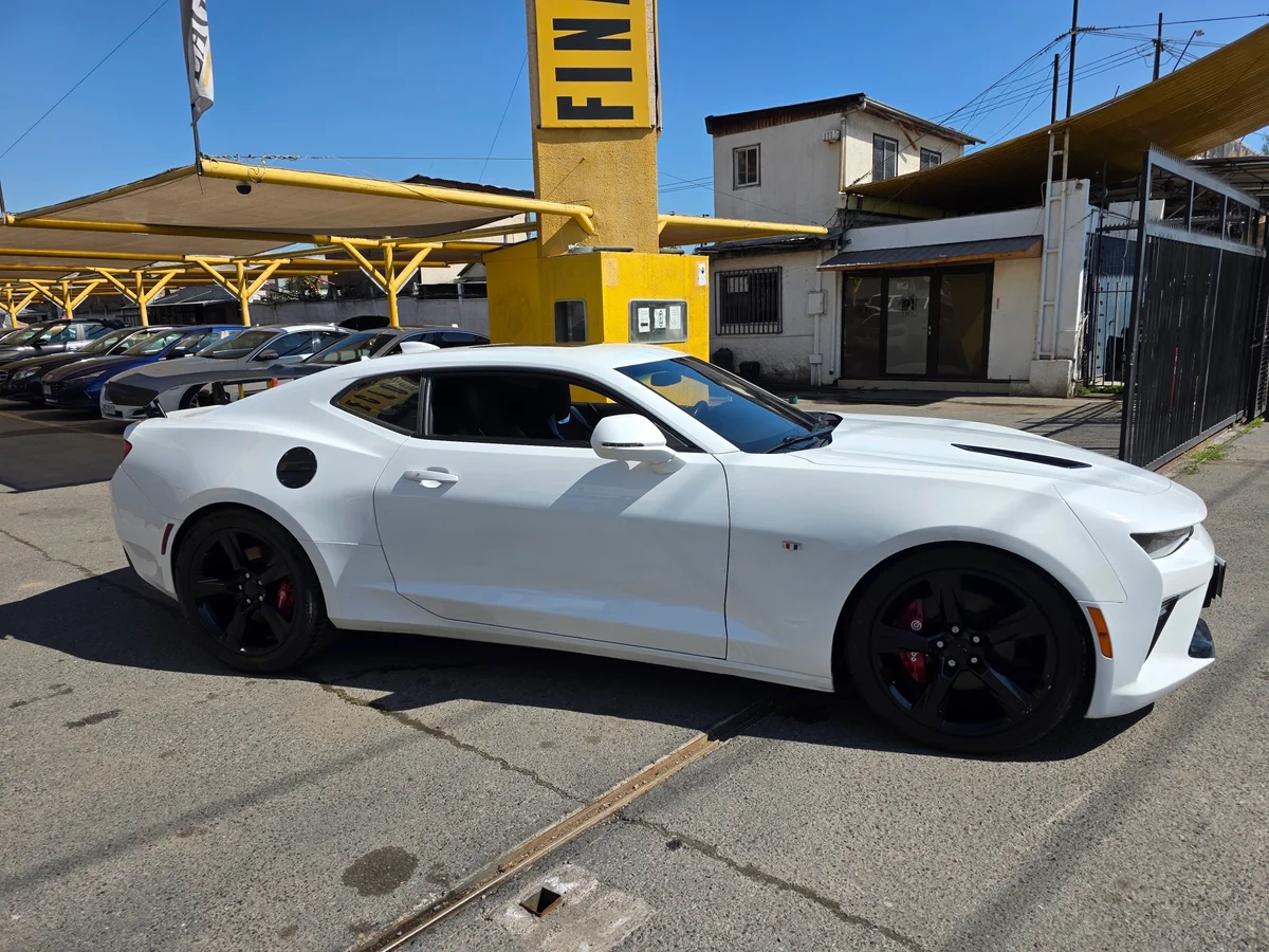 Chevrolet Camaro 6.2L Ss V8 4X2 Coupe At 2P — foto 3 de 17