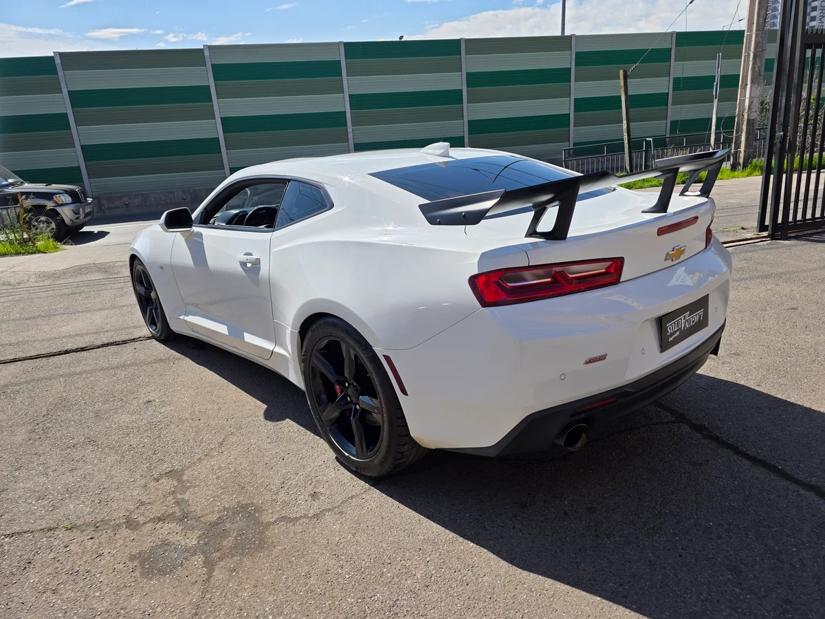 Chevrolet Camaro 6.2L Ss V8 4X2 Coupe At 2P — foto 6 de 17
