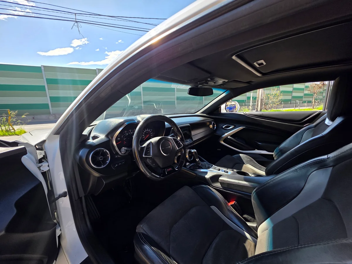 Chevrolet Camaro 6.2L Ss V8 4X2 Coupe At 2P — foto 17 de 17