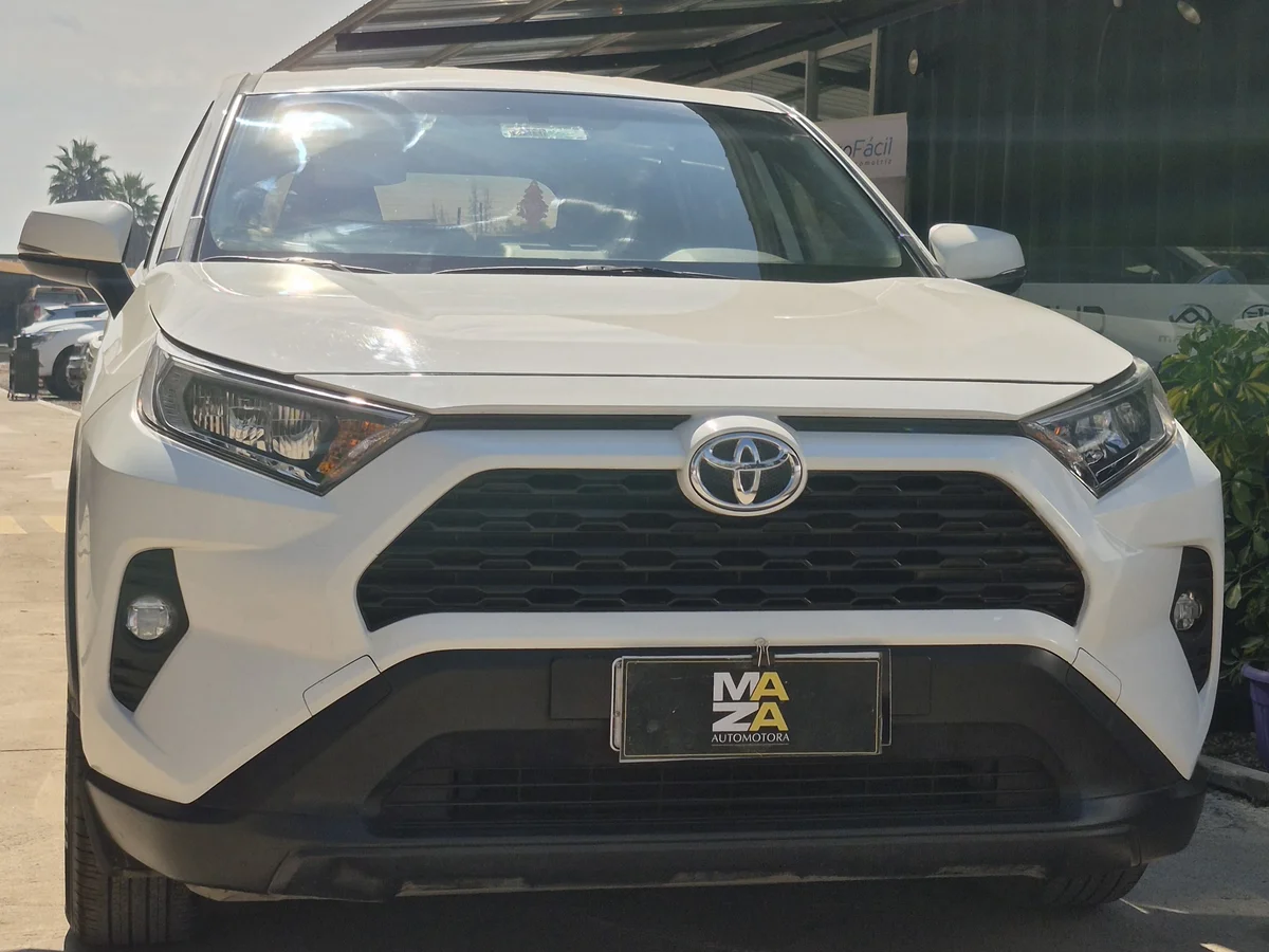 Toyota RAV4 — foto 2 de 11