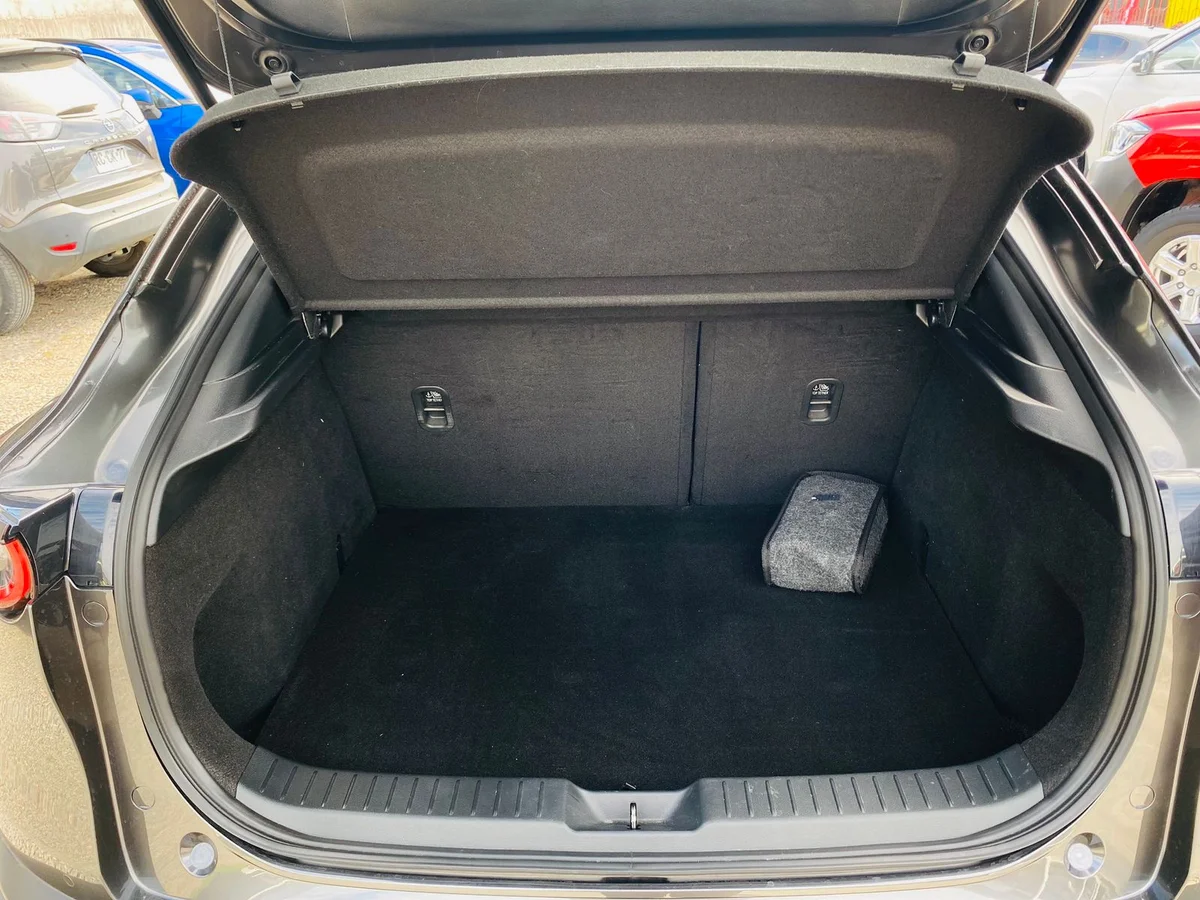 Mazda Cx-30 Core 2.0 7G 6At — foto 12 de 14