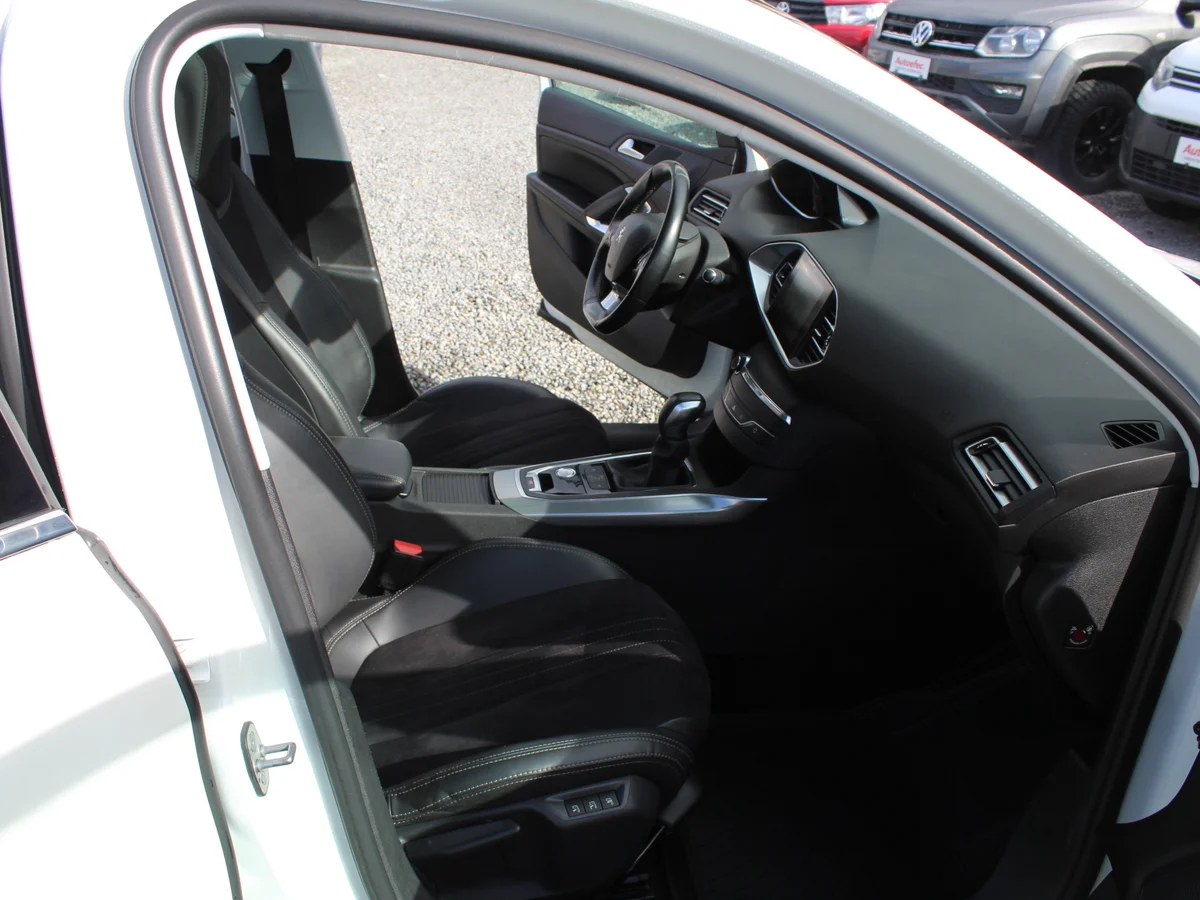 PEUGEOT 308 FELINE BLUEHDI 1.6 AT 2017