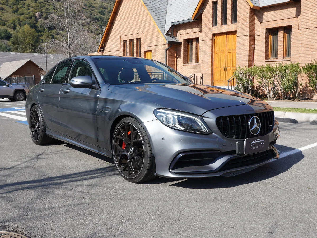 Mercedes Benz C63 AMG 4.0 Twin Turbo miniatura 3