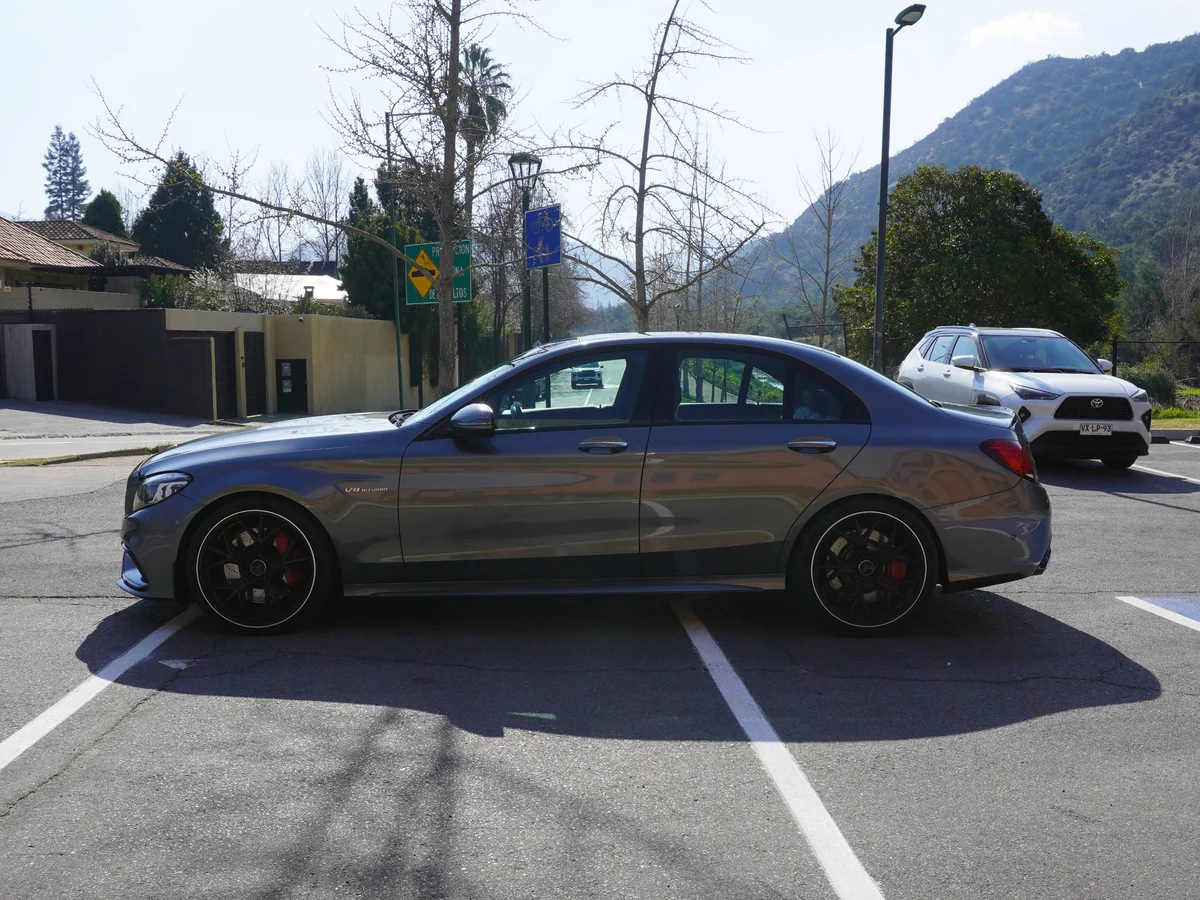 Mercedes Benz C63 AMG 4.0 Twin Turbo miniatura 8