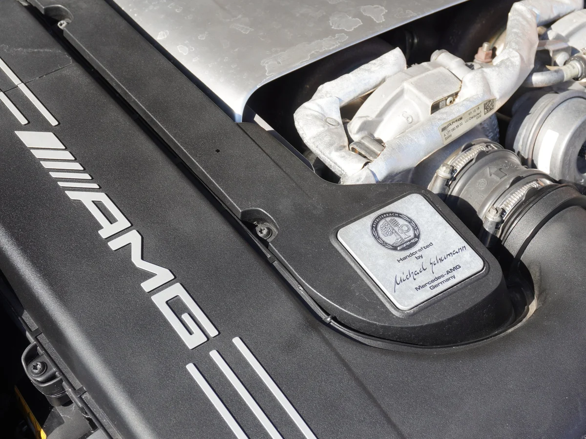 Mercedes Benz C63 AMG 4.0 Twin Turbo miniatura 35