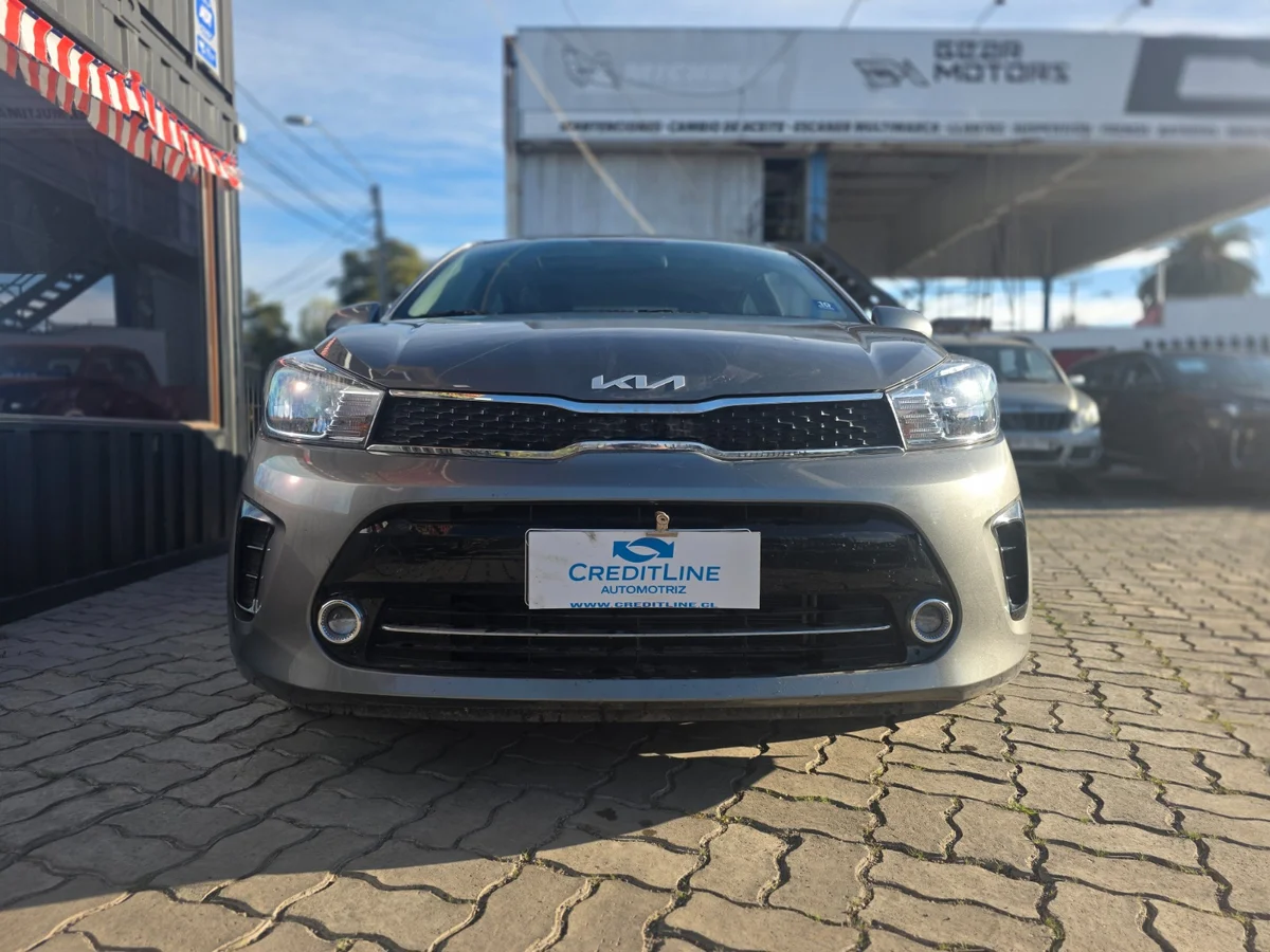 KIA Soluto 1.4 Ex Sunroof — foto 6 de 9