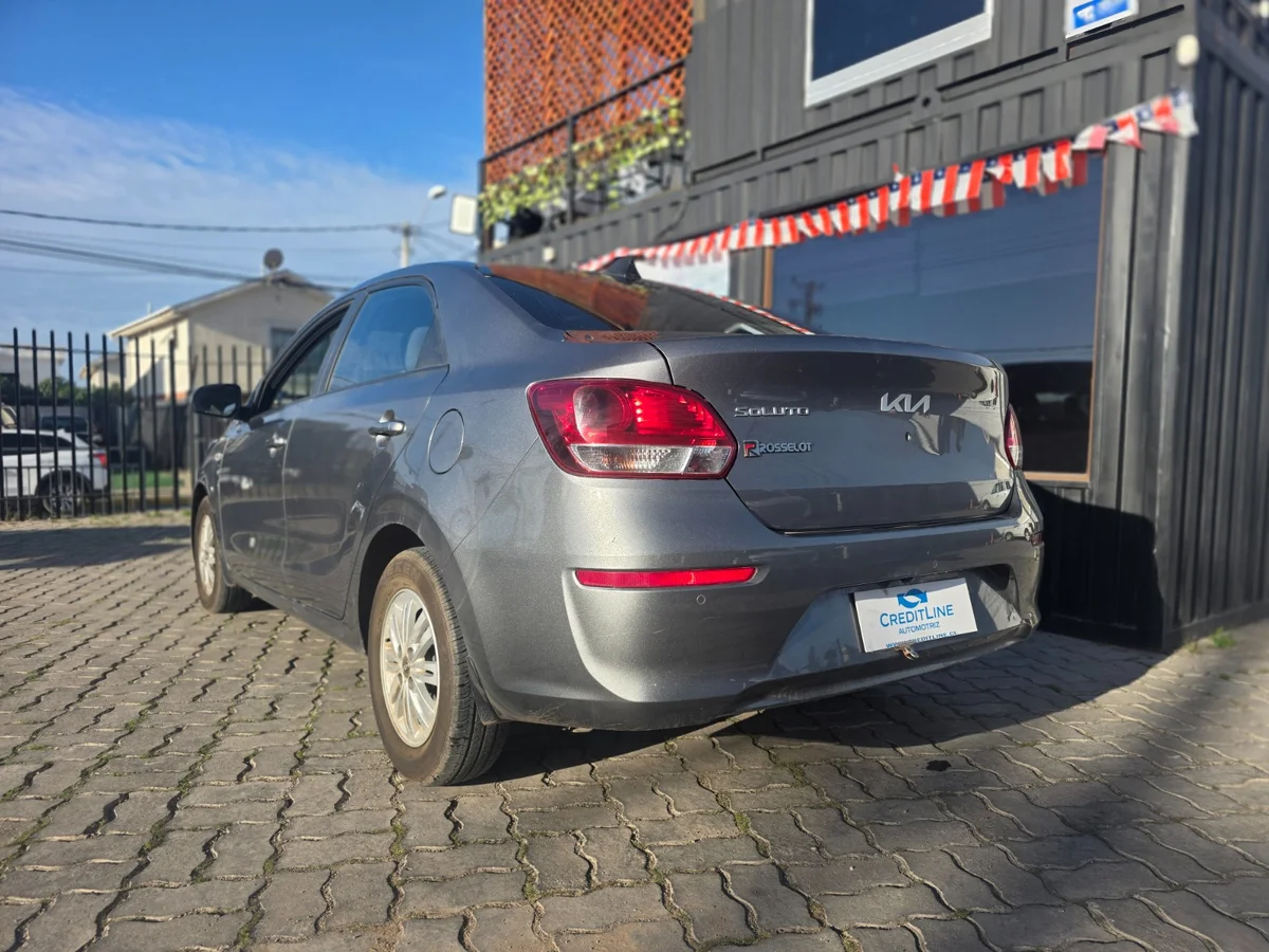 KIA Soluto 1.4 Ex Sunroof — foto 9 de 9