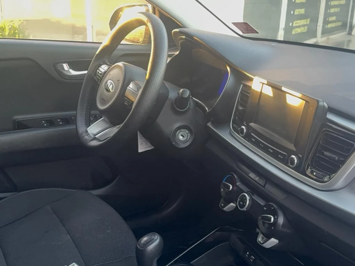 KIA RIO 5 MT 1.6 2021 - Miniatura 8