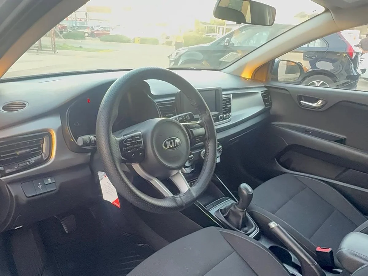 KIA RIO 5 MT 1.6 2021 - Miniatura 10