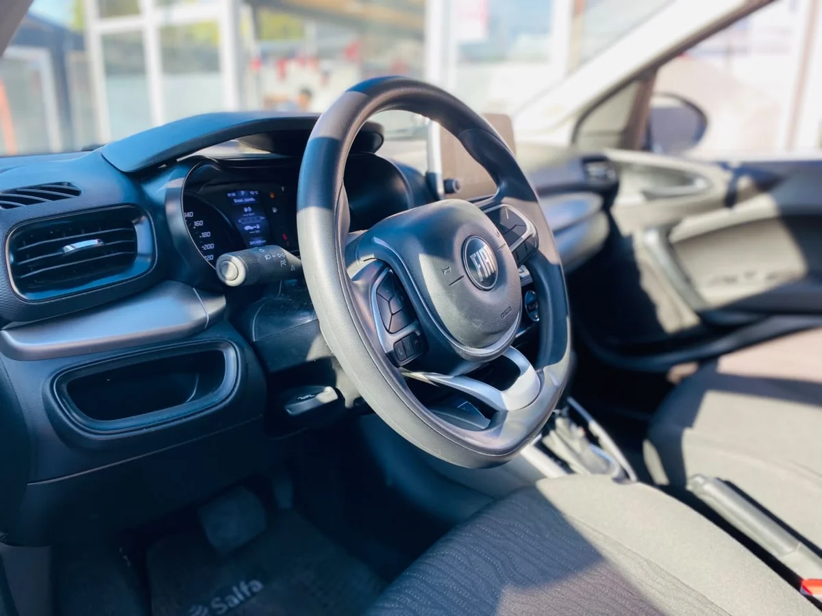 FIAT CRONOS DRIVE 1.8 AUTOMATICA 2023