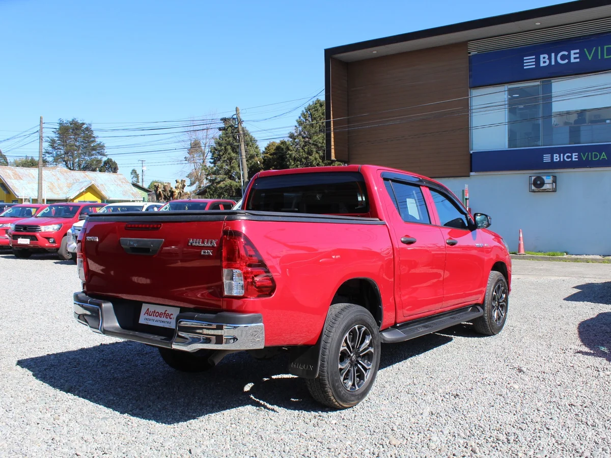TOYOTA Hilux 2.4L DIESEL 2023 - Miniatura 9