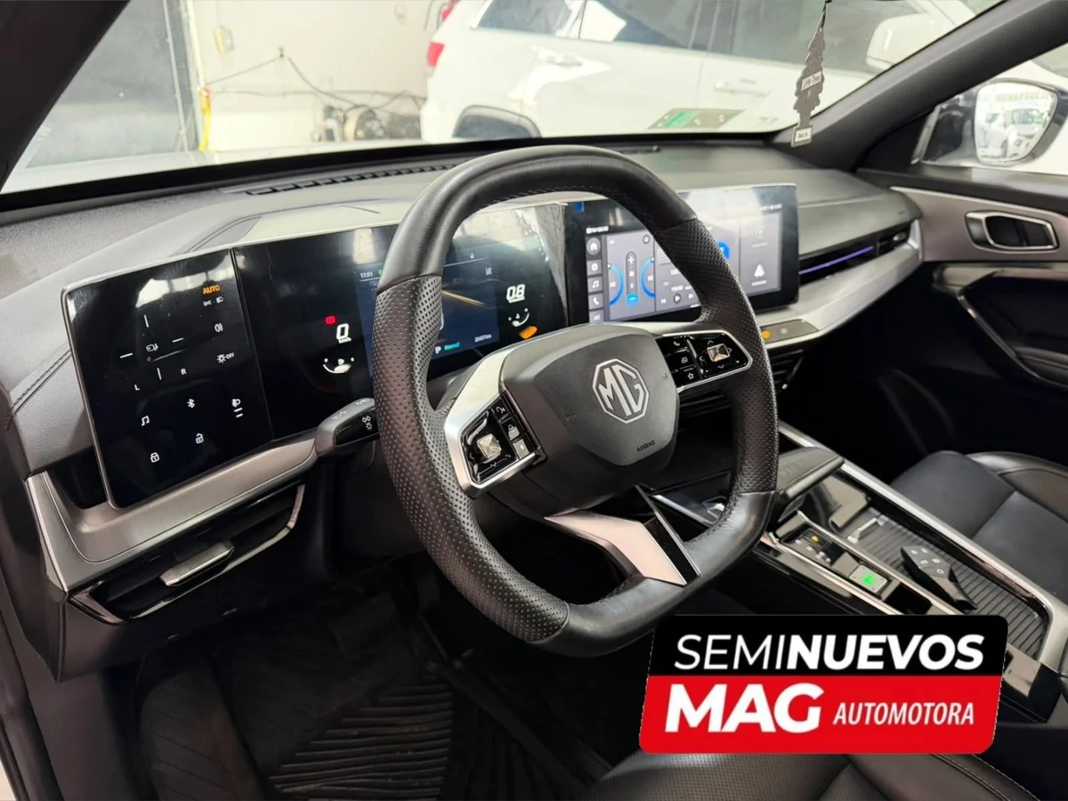 MG ONE 1.5 DLX AT 2024