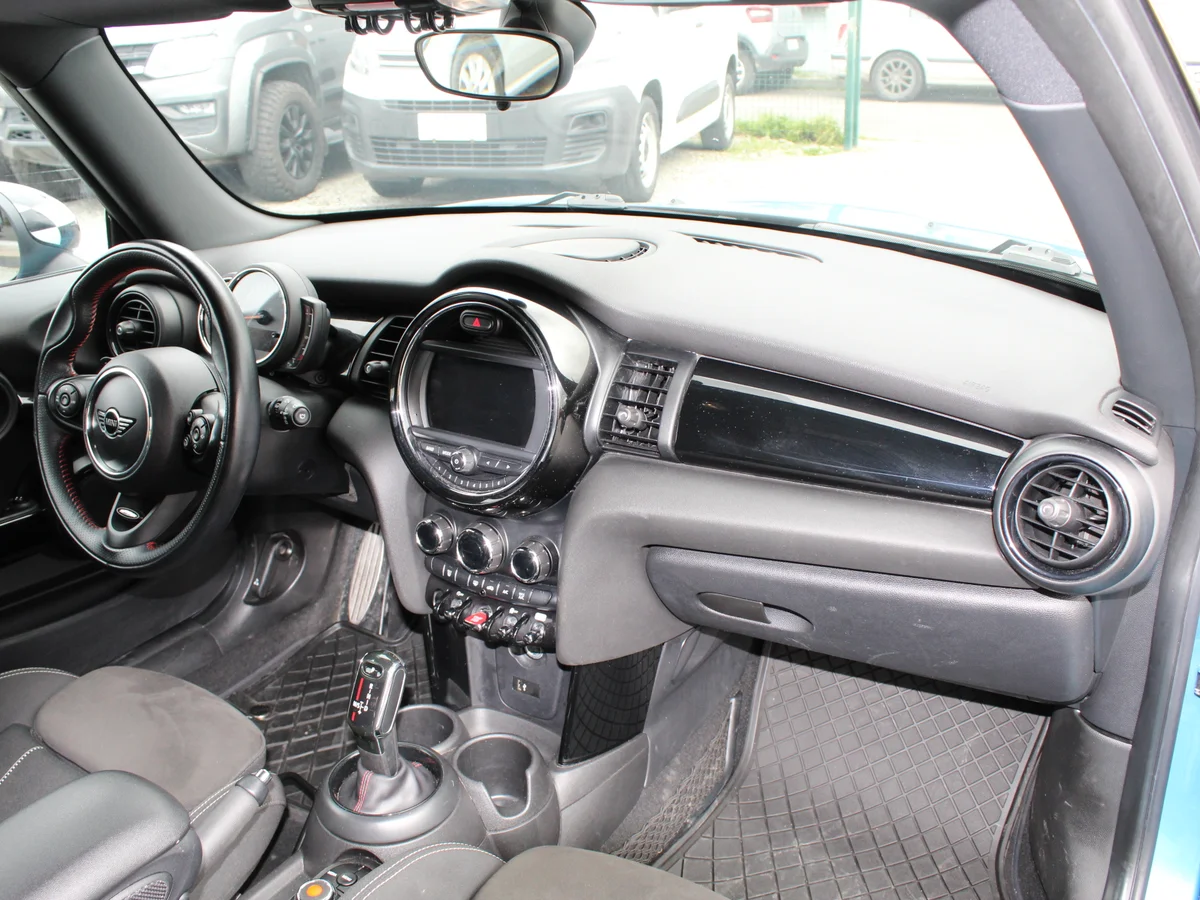 MINI Cooper S 2.0 2019 - Miniatura 7