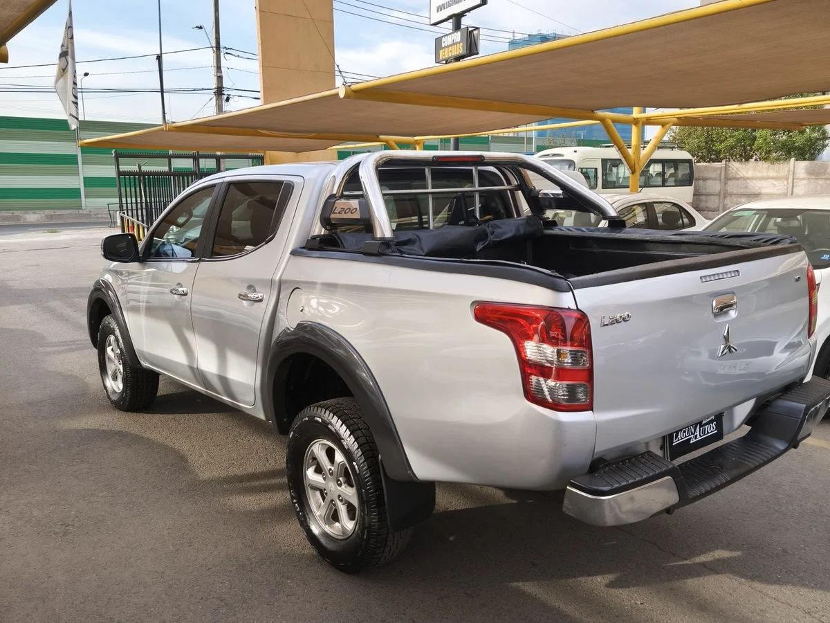MITSUBISHI L200 KATANA CR 2.4 2017 - Miniatura 4