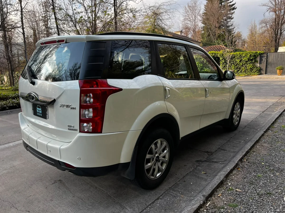 MAHINDRA XUV 500 2.2L BENCINA 4X2 AUT AÑO 2019 - Miniatura 9