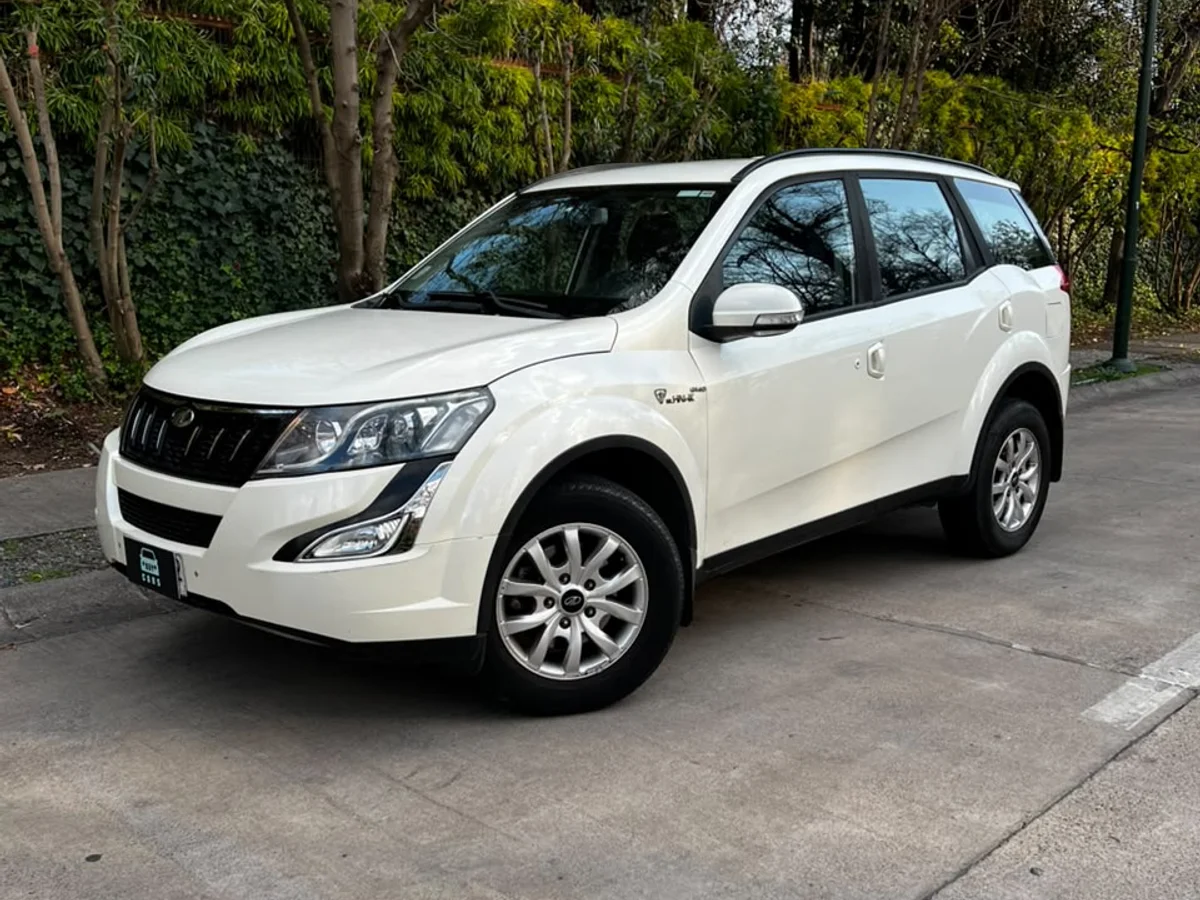 MAHINDRA XUV 500 2.2L BENCINA 4X2 AUT AÑO 2019 - Miniatura 12