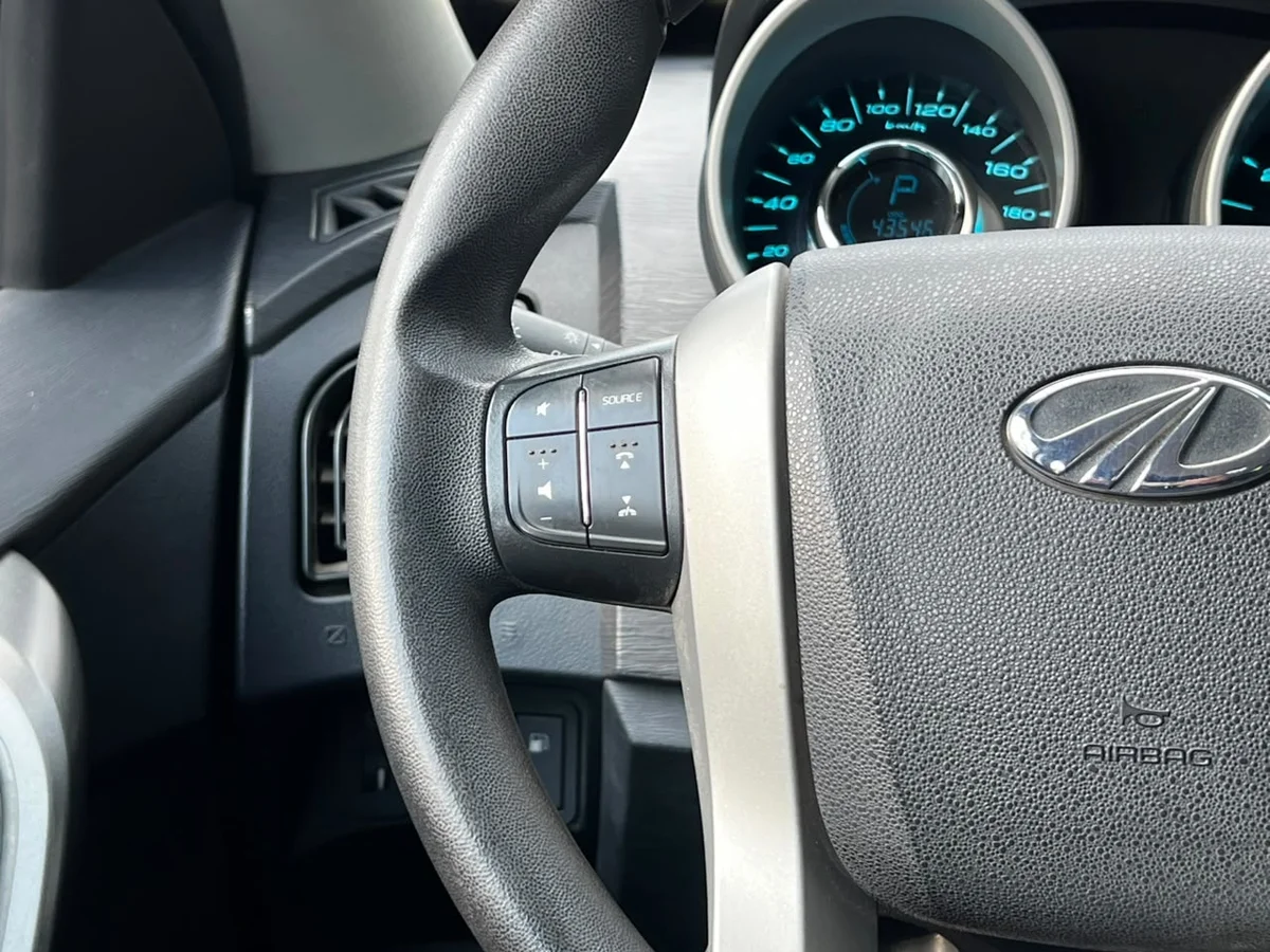 MAHINDRA XUV 500 2.2L BENCINA 4X2 AUT AÑO 2019 - Miniatura 14