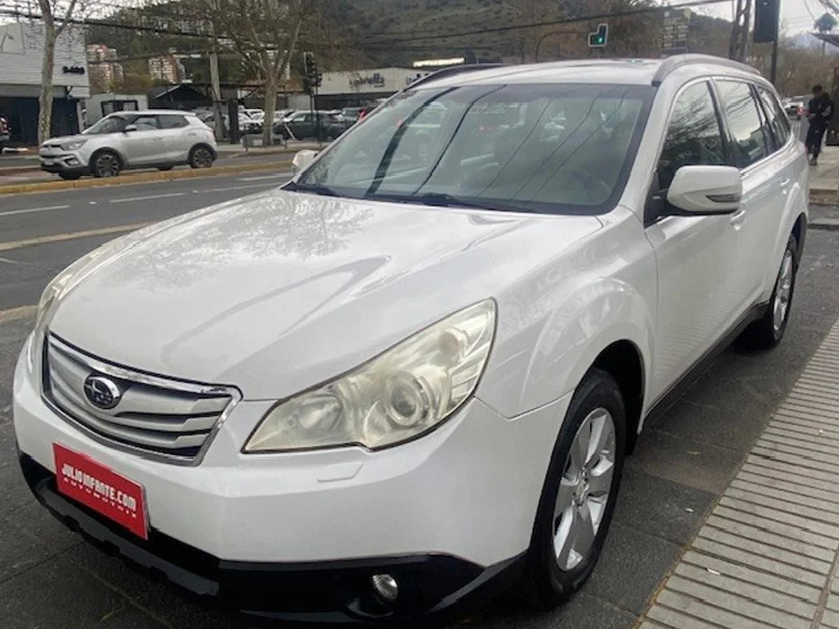 SUBARU OUTBACK 2.5 AWD 2010